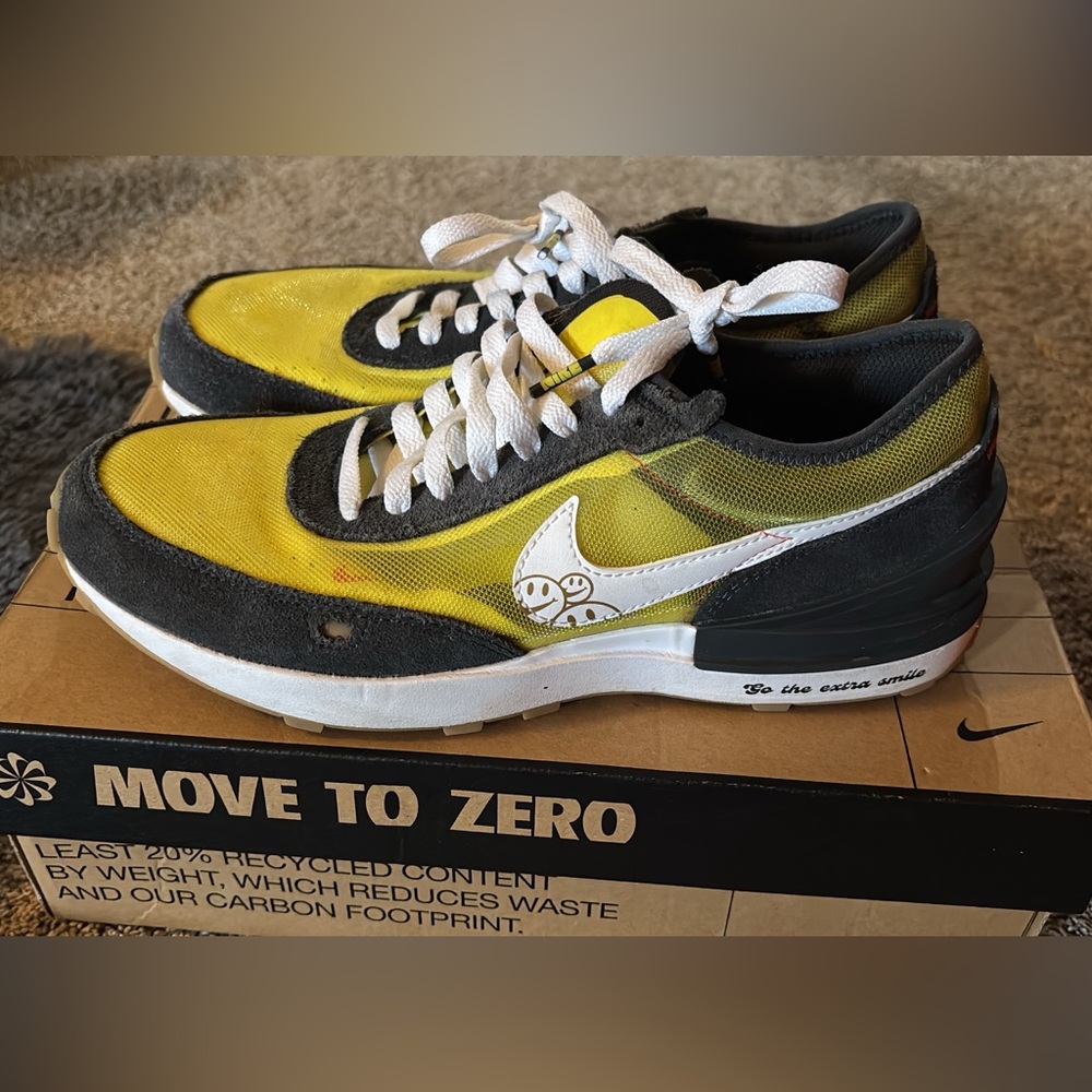 Nike Kids navy and Yellow Sneakers